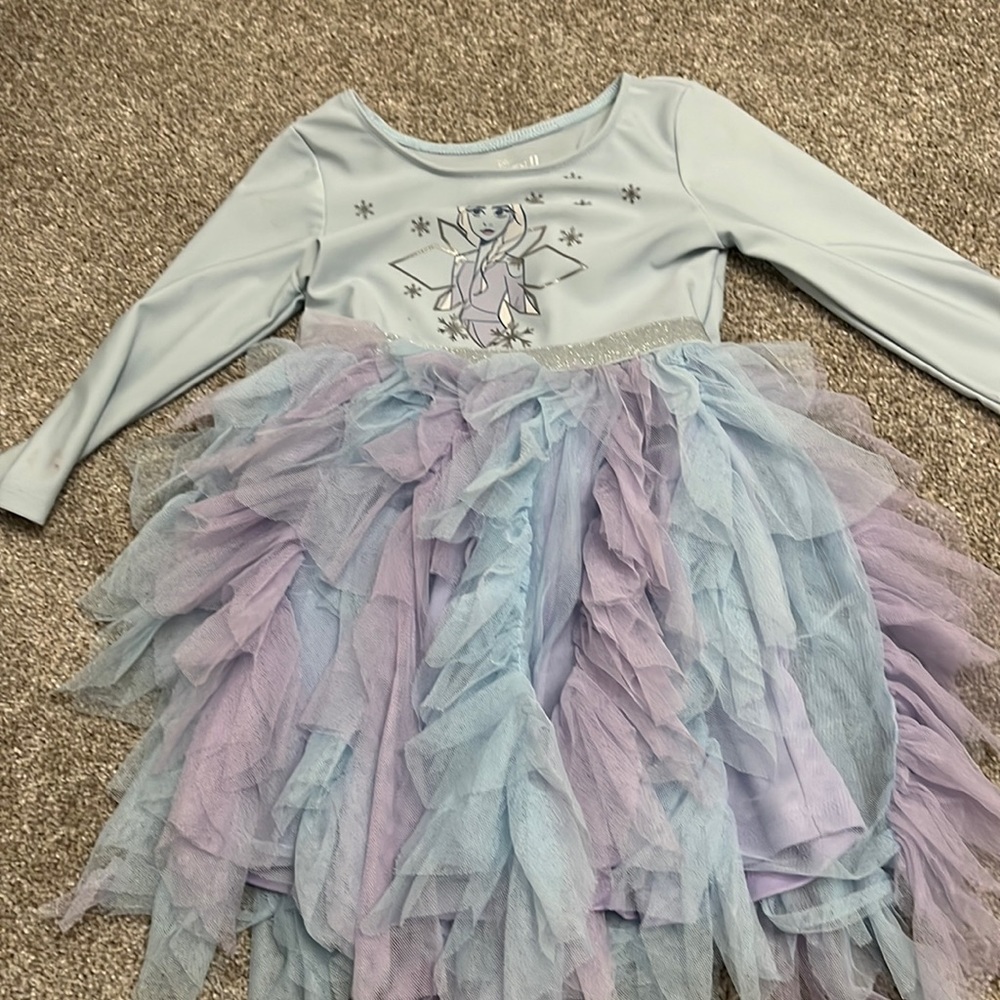 Bundle of size 5 dresses and night gown frozen